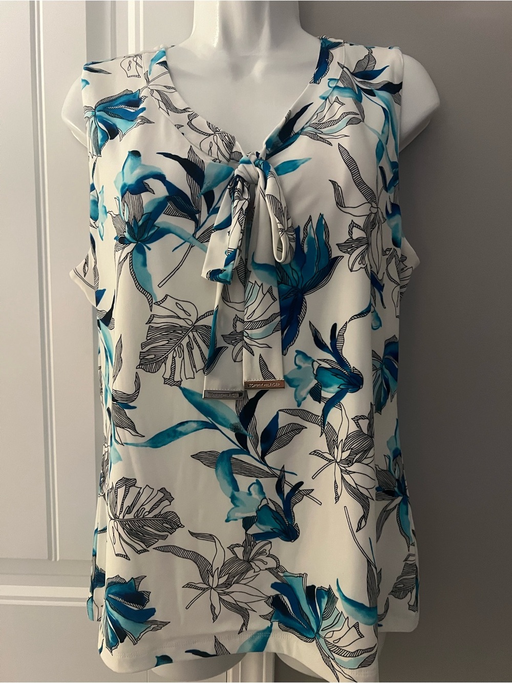 NWOT TOMMY HILFIGER FLORAL KNOT NECK BLOUSE TOP